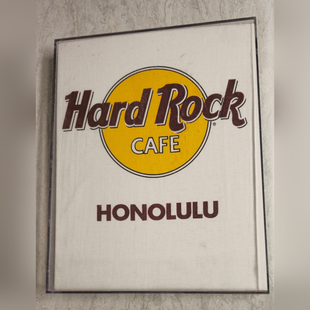 Hard Rock Cafe Honolulu Tee - White and Yellow